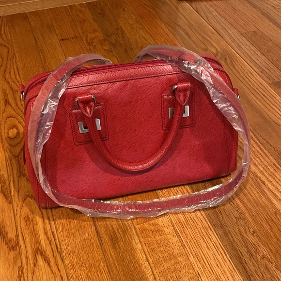 Ecco brand new red leather satchel bag with removable shoulder strap. - Picture 4 of 6